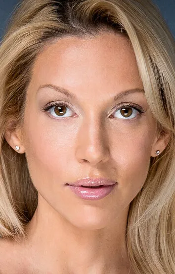 Фотография актёра Мириам МакДональд