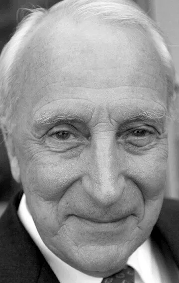 Фотография актёра Иэн Ричардсон