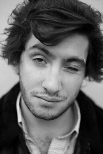 Фотография актёра Эстебан Карвахаль-Алегрия