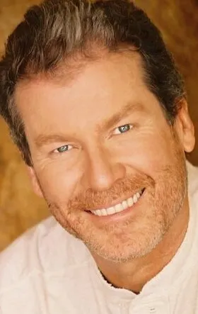 Фотография актёра Дэниэл Хью Келли