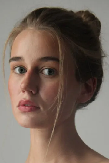 Фотография актёра Ясмина Хоуф