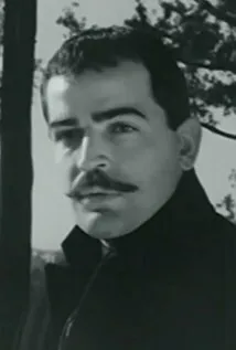 Фотография актёра Хаяти Хамзаоглу