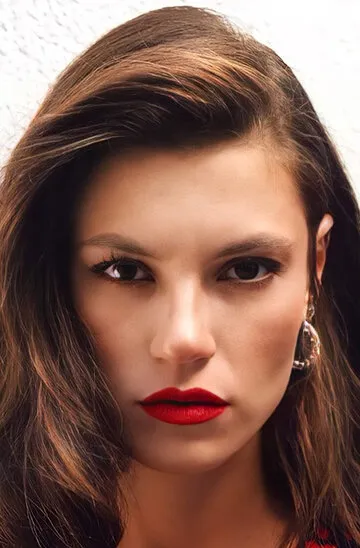 Фотография актёра Юсра Гейик