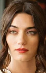 Фотография актёра Ханде Субаши