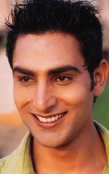 Фотография актёра Пранит Бхатт