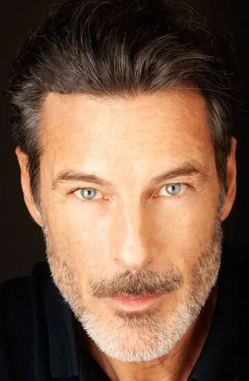 Фотография актёра Паулу Пириш