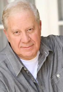 Фотография актёра Р.Дж. Адамс