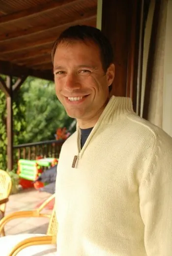 Фотография актёра Синан Сюмер