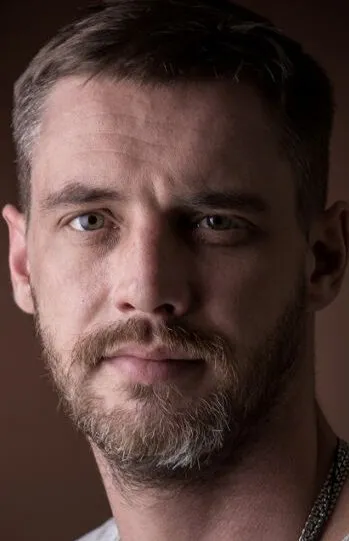 Фотография актёра Антон Батырев