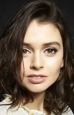 Фотография актёра Мадлен Коглан