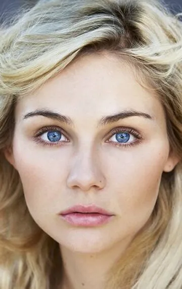 Фотография актёра Клер Бауэн