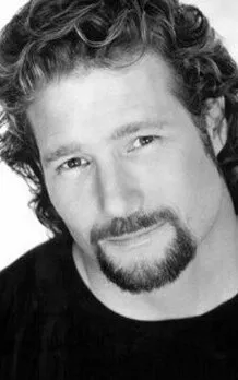 Фотография актёра Джон Брэдли