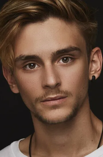 Фотография актёра Гильермо Кампра