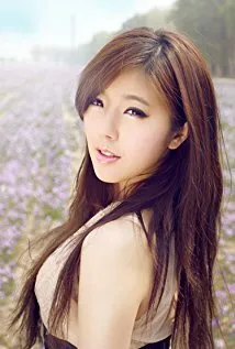 Фотография актёра Хлоя Чжао