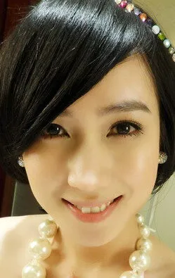 Фотография актёра Эстер Хуан