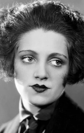 Фотография актёра Гермиона Бадделей