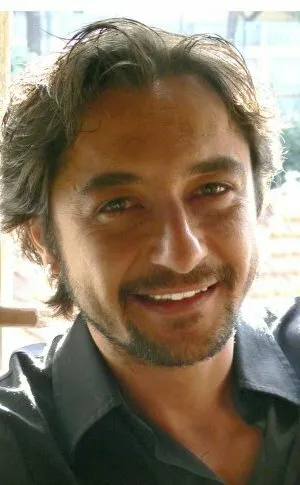 Фотография актёра Гёкче Озиоль