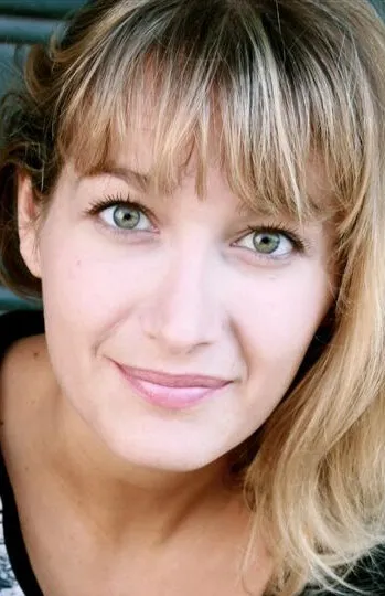 Фотография актёра Каролин Англад