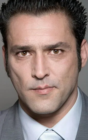 Фотография актёра Жан-Пьер Мартен