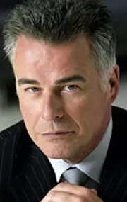 Фотография актёра Иэн Бьюкэнэн