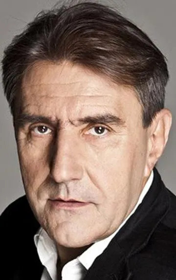 Фотография актёра Карой Эперьеш