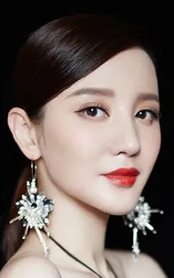 Фотография актёра Алина Чжан