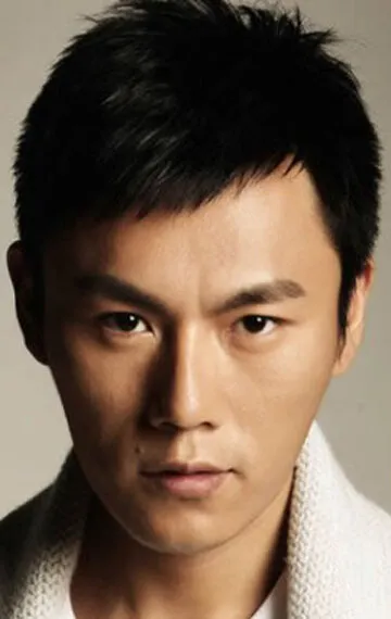 Фотография актёра Эрик Цинь