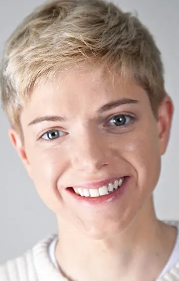 Фотография актёра Мэй Мартин