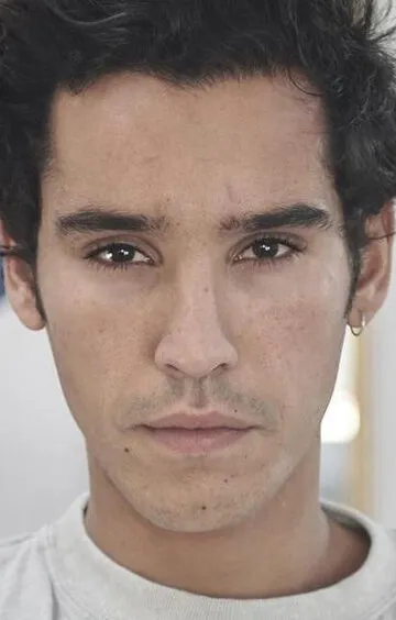 Фотография актёра Адам Бесса