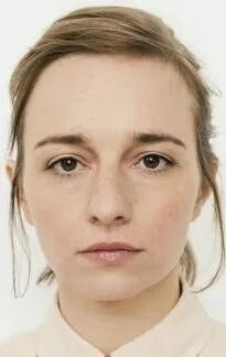 Фотография актёра Эстер Томпа