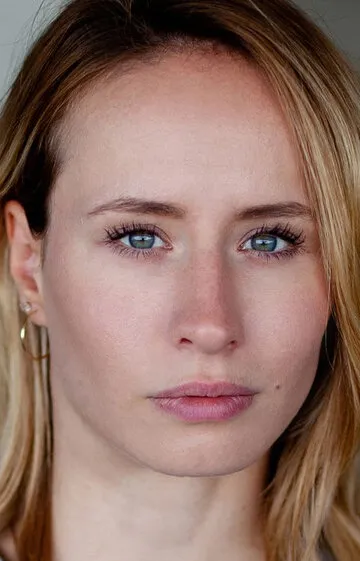 Фотография актёра Мира Элиза Горес