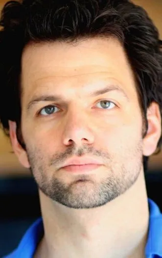 Фотография актёра Брайан Виллалобос