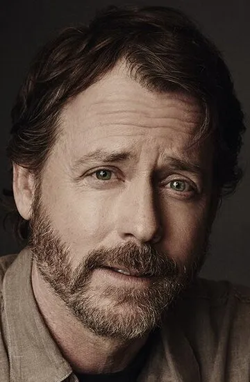 Фотография актёра Грег Кинниэр