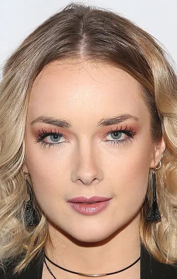 Фотография актёра Элли Макдональд