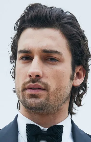 Фотография актёра Альп Навруз