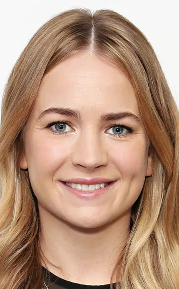 Фотография актёра Бритт Робертсон