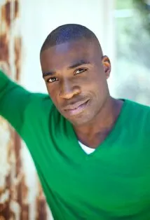 Фотография актёра Айк Амади