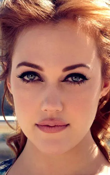 Фотография актёра Мерьем Узерли