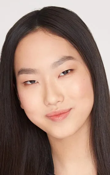 Фотография актёра Мэдисон Ху