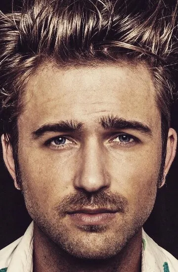 Фотография актёра Брэндон Скленар