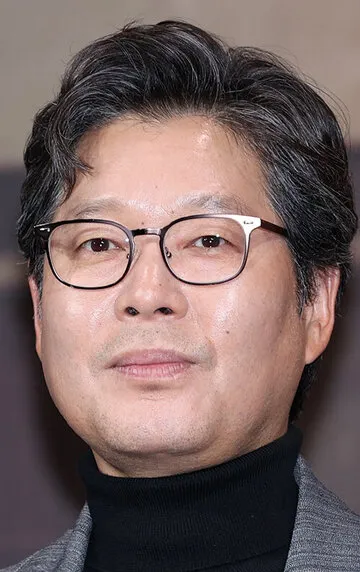 Фотография актёра Ю Джэ-мён