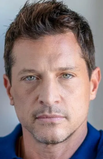 Фотография актёра Саймон Рекс