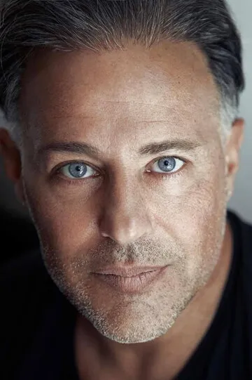 Фотография актёра Луис Мэндилор