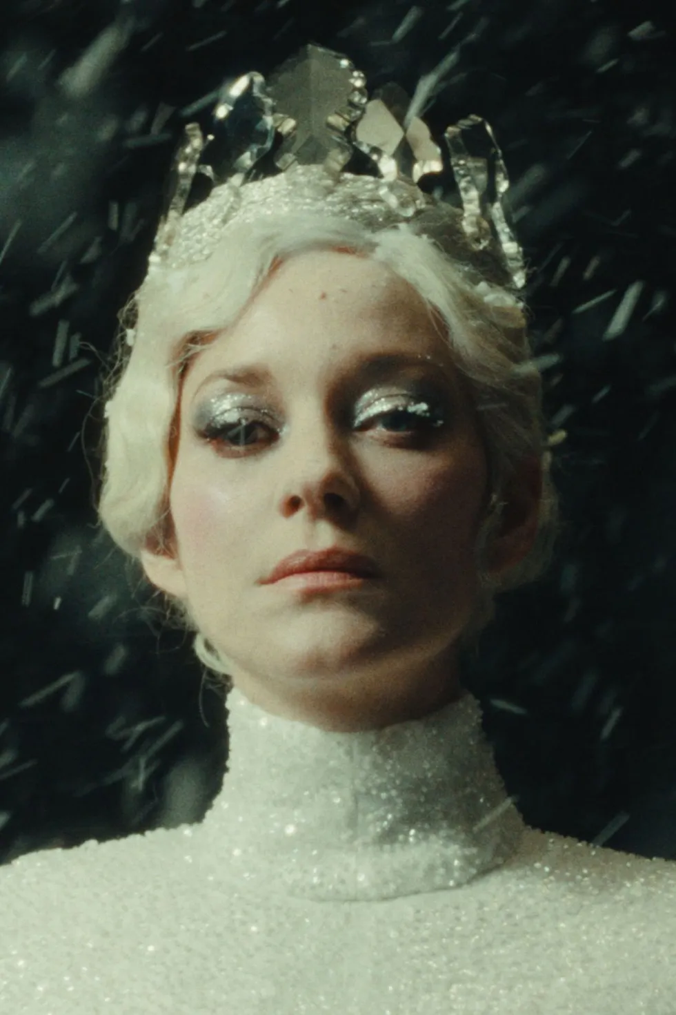 «Ледяная башня»: возвращение бесподобной Марион Котийяр и сразу триумф на кинофестивале в Берлине